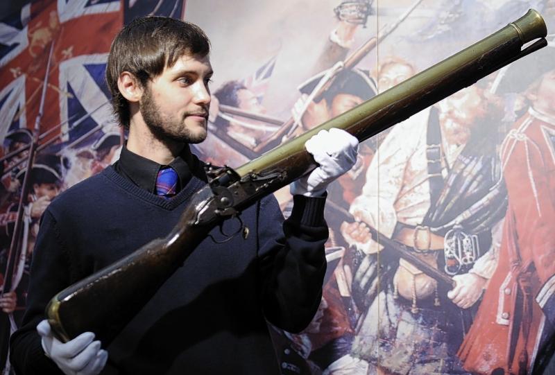 17th to 18th Century, A Truly Wondrous, Royal Naval, Brass Barrelled, Hand-Cannon Blunderbuss, a Ship’s Gun For Use As An Anti-Pirate Weapon or to Repel an Enemy Ship's Boarding Party, a Behemouth of Enormous Proportions