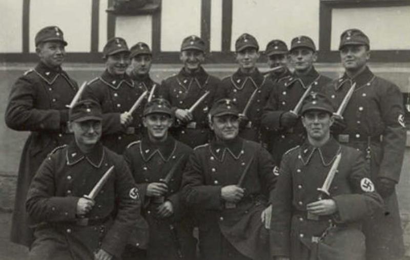 An Early WW2 Original German 1933 Pattern SA Sturmabteilung {Storm Troopers} Dagger by Karl Tiegel. RZM Maker Code Numbered M7/81/40