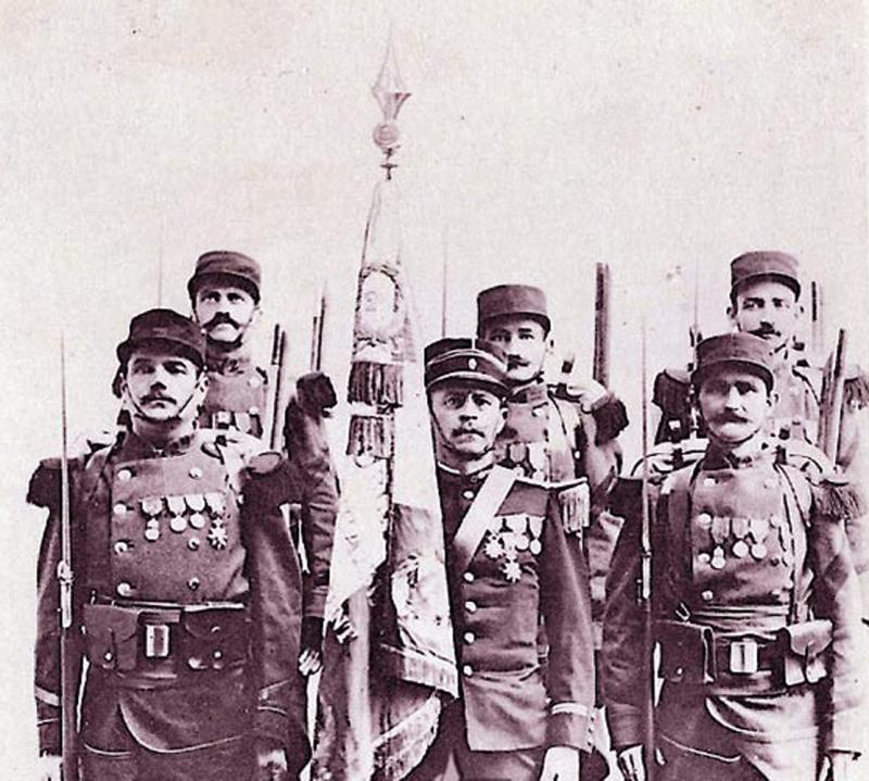 A Superb 19th-20th Century French M1886/93/16 Pattern Lebel Rifle Epee Sword Bayonet. WW1 French Foreign Legion Issue, Without Quillon Pattern. With Frog Hook Scabbard