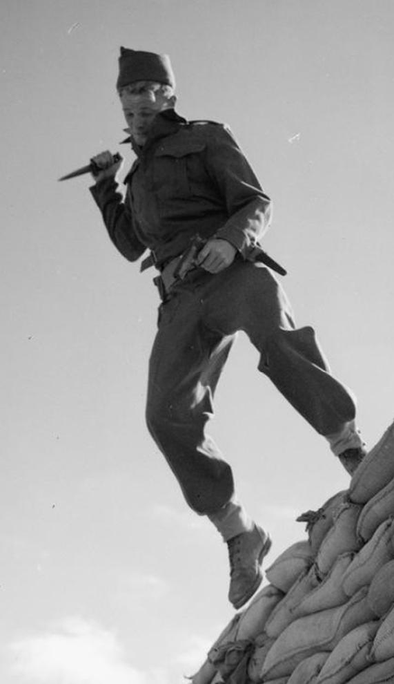 An Excellent WW2 Third Pattern, Used in The Early 1980's Falklands War Period, FS Knife, By William Rodgers Sheffield England