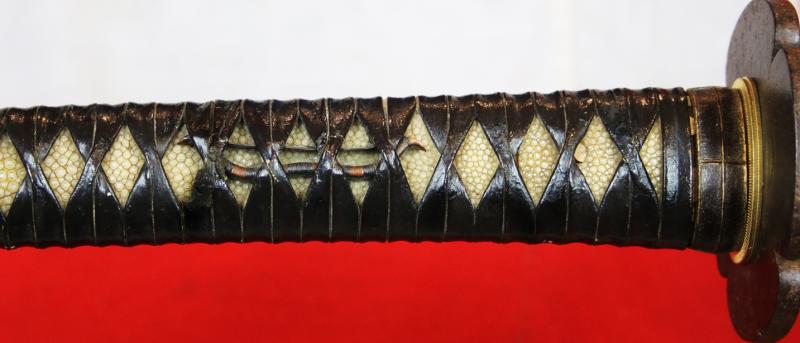 A Most Fine and Impressive Samurai Horseman's Handachi Katana. Shinto Period From the 1600's Around 400 Years Old. Semi Tachi Mounted. Dressed in a Full Suite Of Matching Original Edo Koshirae. Designed To Be Worn & Used In Combat Upon Horseback