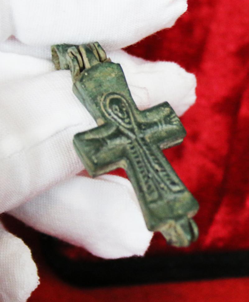 A 1000 Year Old Survivor From Antiquity. Early Crusades Reliquary, Pectoral, Encolpion Cross. Containing A Shard of The True Cross. Hinged Cross Of the Ancient Holy Land. Likely Presented to a Warrior Knight Before for the Crusade, by a Bishop