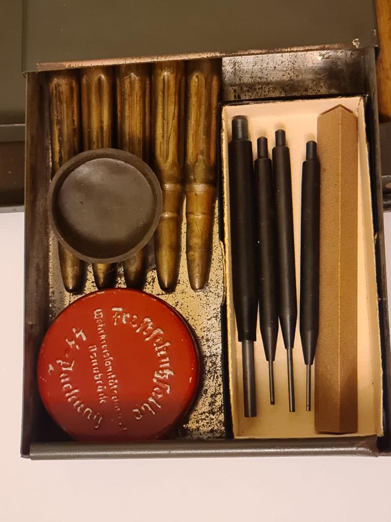 An Incredibly Rare And Immensely Desirable Original Collectors Item For Machine Gun Collectors. A 1938 Dated Mauser, WW2 German MG 34 Machine Gunners Tool Kit