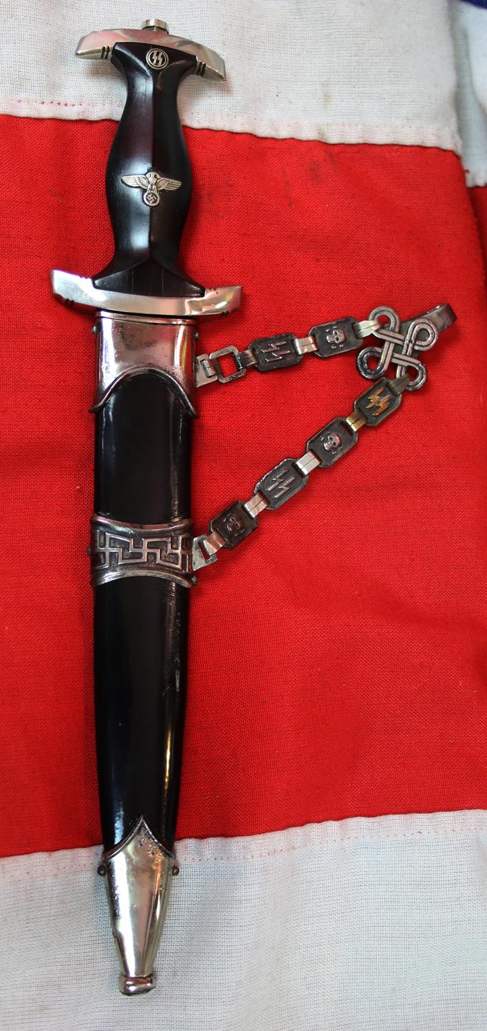 A Most Rare And Highly Collectable The Chained 1936 SS-Ehrendolch (