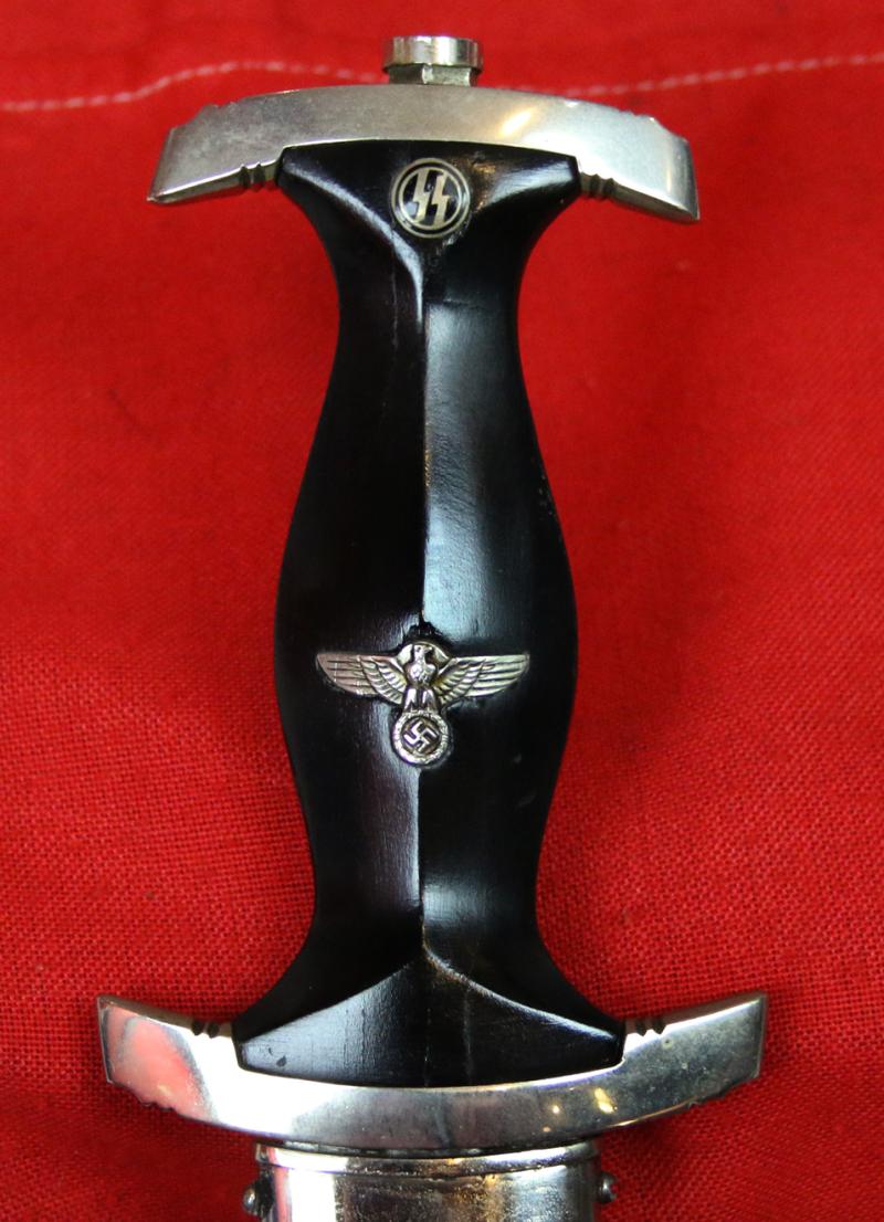 A Most Rare And Highly Collectable The Chained 1936 SS-Ehrendolch (