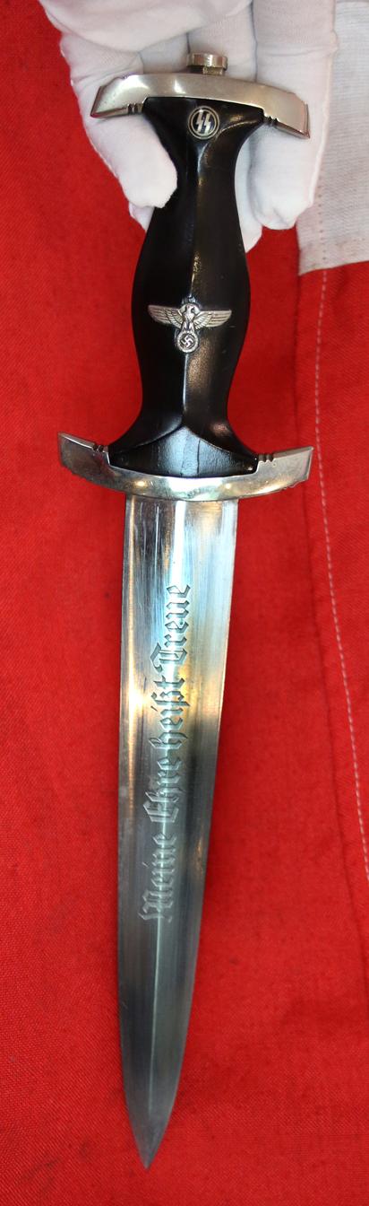 A Most Rare And Highly Collectable The Chained 1936 SS-Ehrendolch (