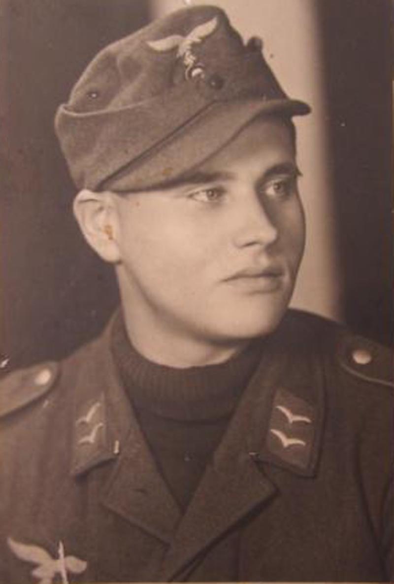 M43 Luftwaffe Trapezoid Eagle 'Ski Cap' Insignia