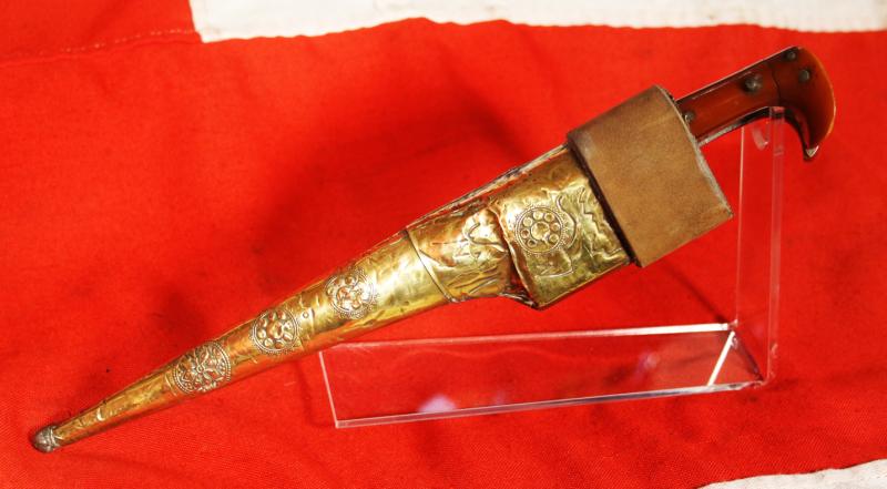 A Most Attractive Antique Afghan Khyber Knife, Pesh Kabz or Choora, With Amber Hilt and Fine Armour Piercing Blade. Almost The Pair To the Example Donated To the British Museum By HRH Prince Richard Duke of Gloucester