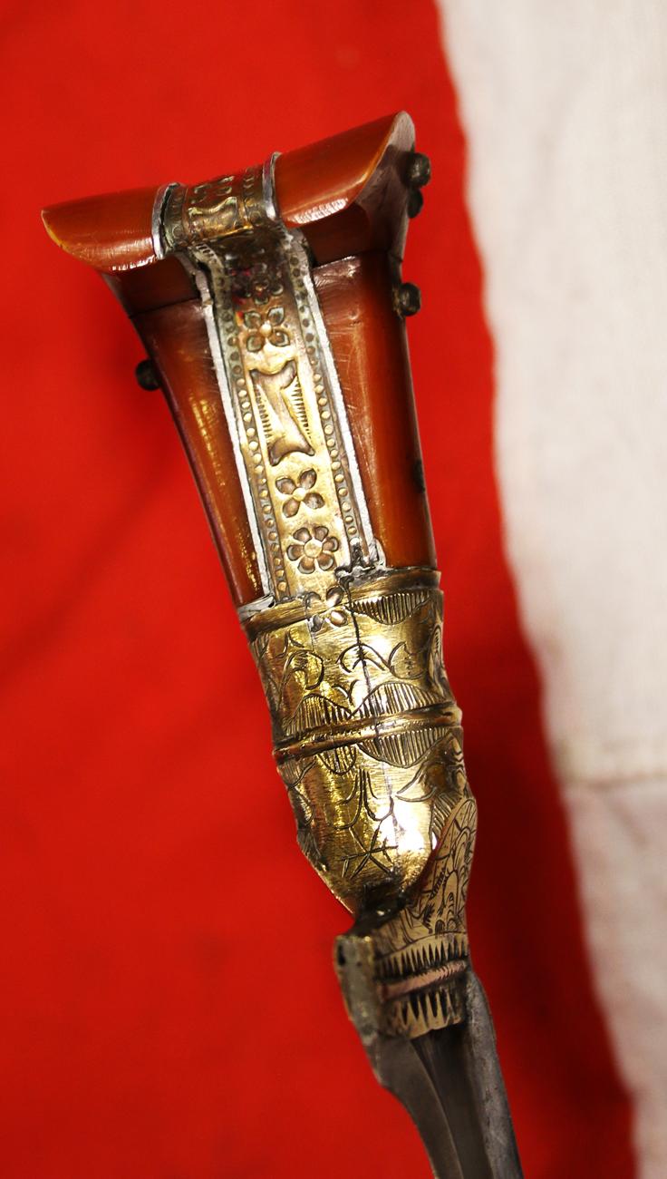 A Most Attractive Antique Afghan Khyber Knife, Pesh Kabz or Choora, With Amber Hilt and Fine Armour Piercing Blade. Almost The Pair To the Example Donated To the British Museum By HRH Prince Richard Duke of Gloucester