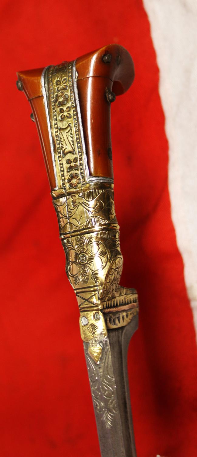 A Most Attractive Antique Afghan Khyber Knife, Pesh Kabz or Choora, With Amber Hilt and Fine Armour Piercing Blade. Almost The Pair To the Example Donated To the British Museum By HRH Prince Richard Duke of Gloucester
