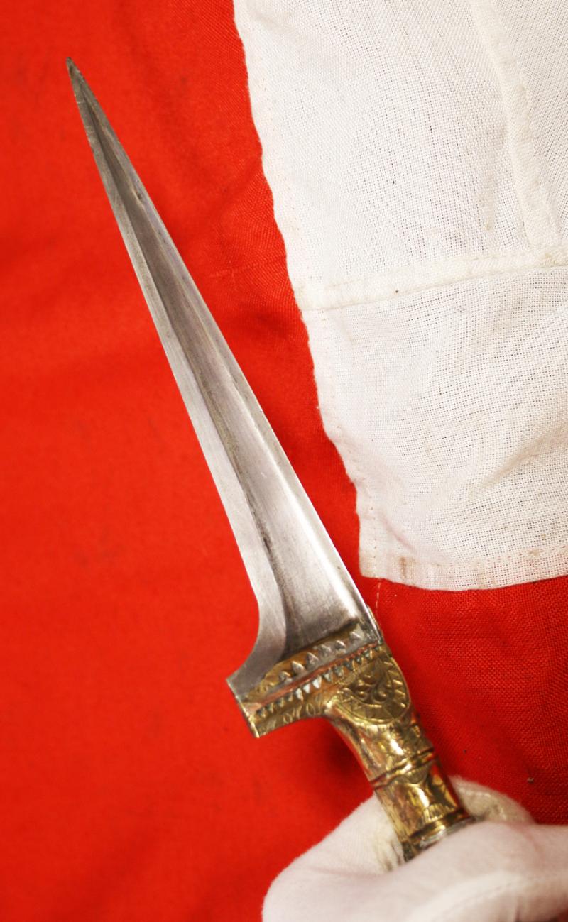 A Most Attractive Antique Afghan Khyber Knife, Pesh Kabz or Choora, With Amber Hilt and Fine Armour Piercing Blade. Almost The Pair To the Example Donated To the British Museum By HRH Prince Richard Duke of Gloucester