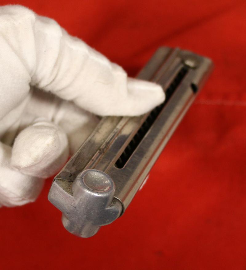 A Wonderful Original Accessory For a German WW1 and WW2 Service Luger Semi Auto Pistol. A 1930's German Spare Magazine With Aluminium Base Unnumbered