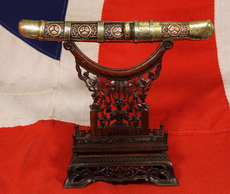 A Beautiful Samurai Edo Period Aikuchi Ko-tantō Dagger With a Fine, Unokubi (鵜首). Zukuri Blade & A Full Suite of Koshirae Of the Tokugawa, The Shoguns Of Japan For Over 250 years