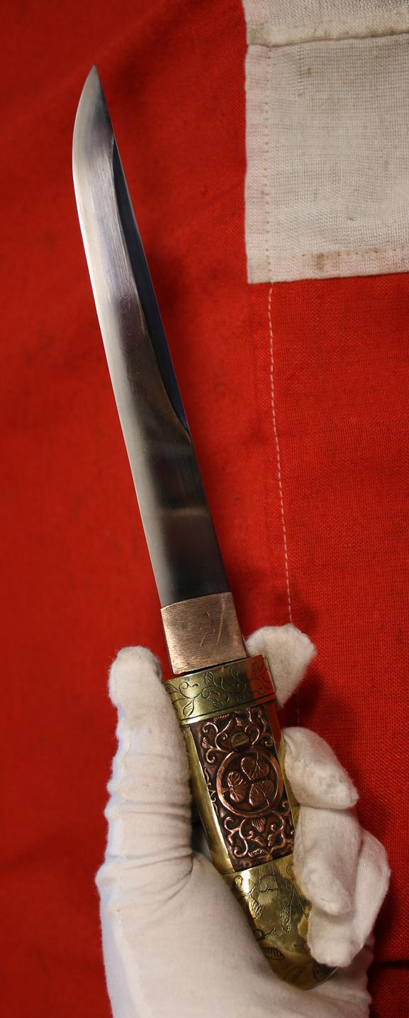 A Beautiful Samurai Edo Period Aikuchi Ko-tantō Dagger With a Fine, Unokubi (鵜首). Zukuri Blade & A Full Suite of Koshirae Of the Tokugawa, The Shoguns Of Japan For Over 250 years